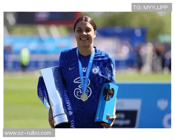 科尔女朋友身份曝光引热议，女足明星私生活备受关注