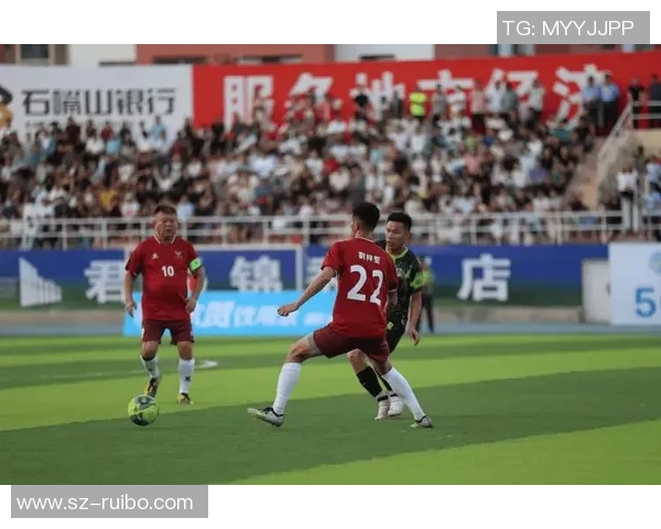 激情开场足球巨星闪耀绿茵点燃全场观众热血时刻 激情开场足球巨星闪耀绿茵点燃全场观众热血时刻